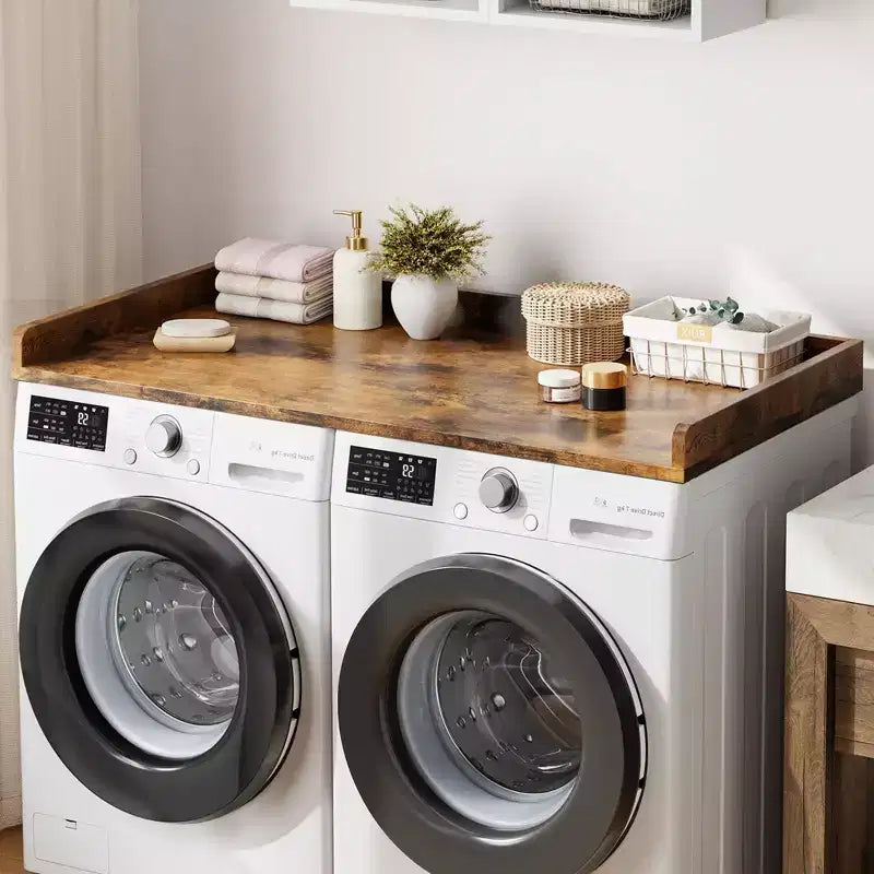 Comptoir pour lave-linge-sécheuse, dessus de machine à laver avec bord surélevé et tapis antidérapant pour le rangement des paniers à linge et l'organisation de la buanderie
