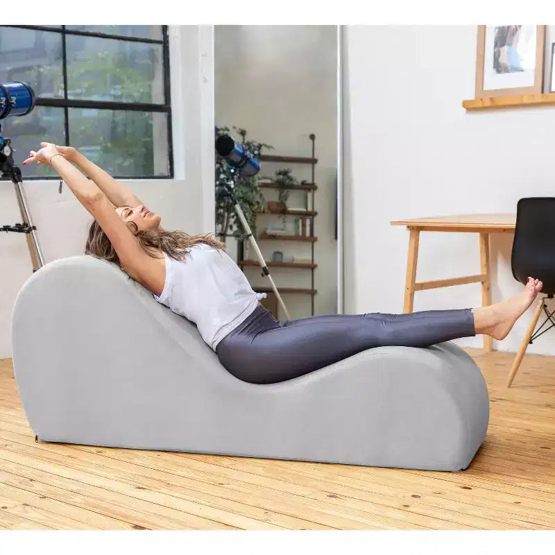 Avana Sleek Chaise Longue pour le yoga – Fabriquée aux États-Unis – Idéale pour les étirements, la relaxation, l'exercice et plus encore, 60D x 18W x 26H pouces, Gris clair