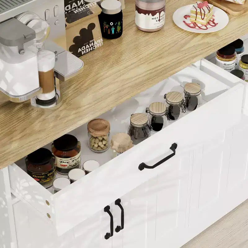 Desserte en bois blanc de 142 cm avec portes de style Shaker