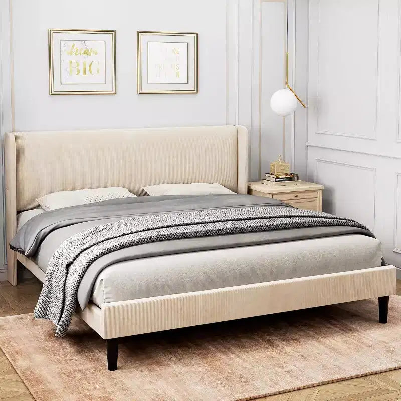 Cadre de lit avec tête de lit capitonnée, design plateforme en bois avec 2 poches de rangement, dossier ailé capitonné à canal vertical, lattes en bois solides.
