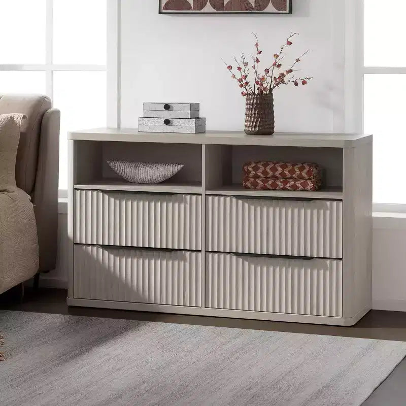 Commode moderne de 143,5 cm de large avec 4 tiroirs, étagère ouverte cannelée, rangement pour placard