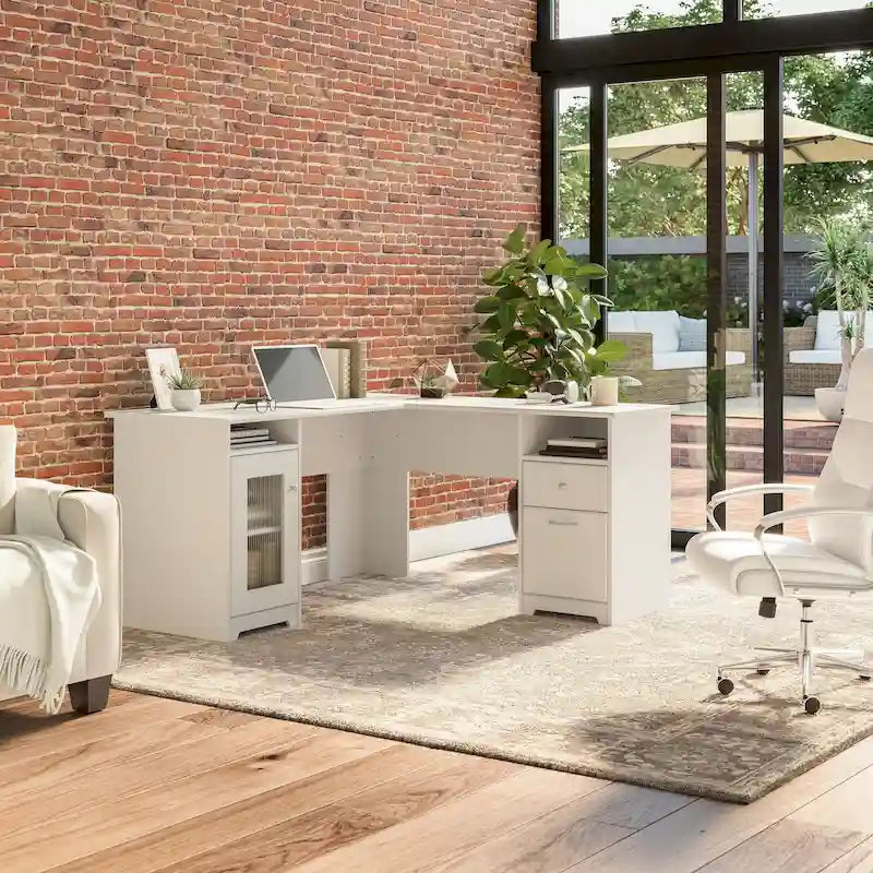 Bureau d'ordinateur d'angle 60W Cabot avec rangement par Bush Furniture