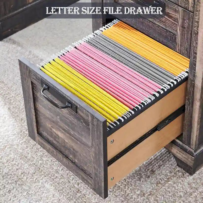 Bureau de style ferme, bureau de direction en bois avec station de recharge