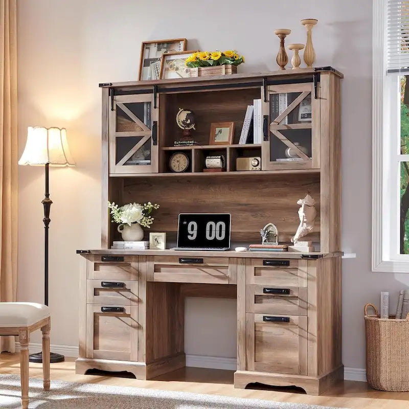 Bureau de style ferme, bureau de direction en bois avec station de recharge