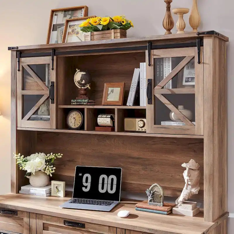 Bureau de style ferme, bureau de direction en bois avec station de recharge