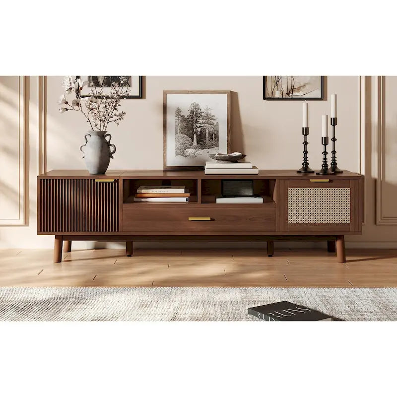 Meuble TV en bois massif brun foncé pour téléviseurs de 75 pouces, console TV avec porte à fermeture amortie et meuble à porte abattante.