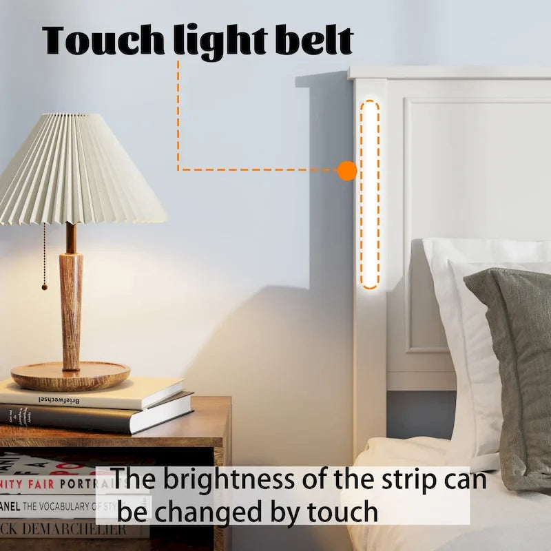 Lit plateforme grand format avec tête de lit en bois et chargeur