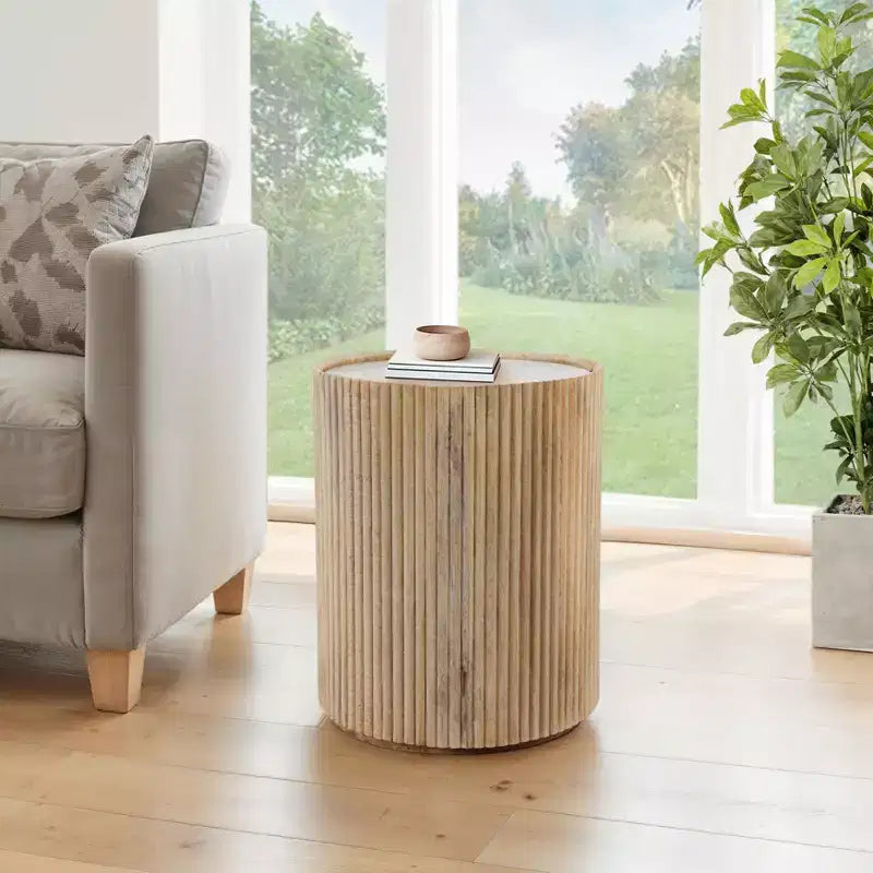 Table d'appoint décorative en bois nervuré avec plateau en marbre et rangement - Petite table d'appoint pour la décoration de la chambre ou du salon