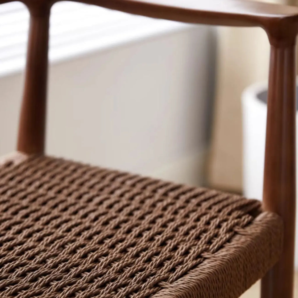 Chaise de salle à manger scandinave incurvée en bois tressé avec accoudoirs