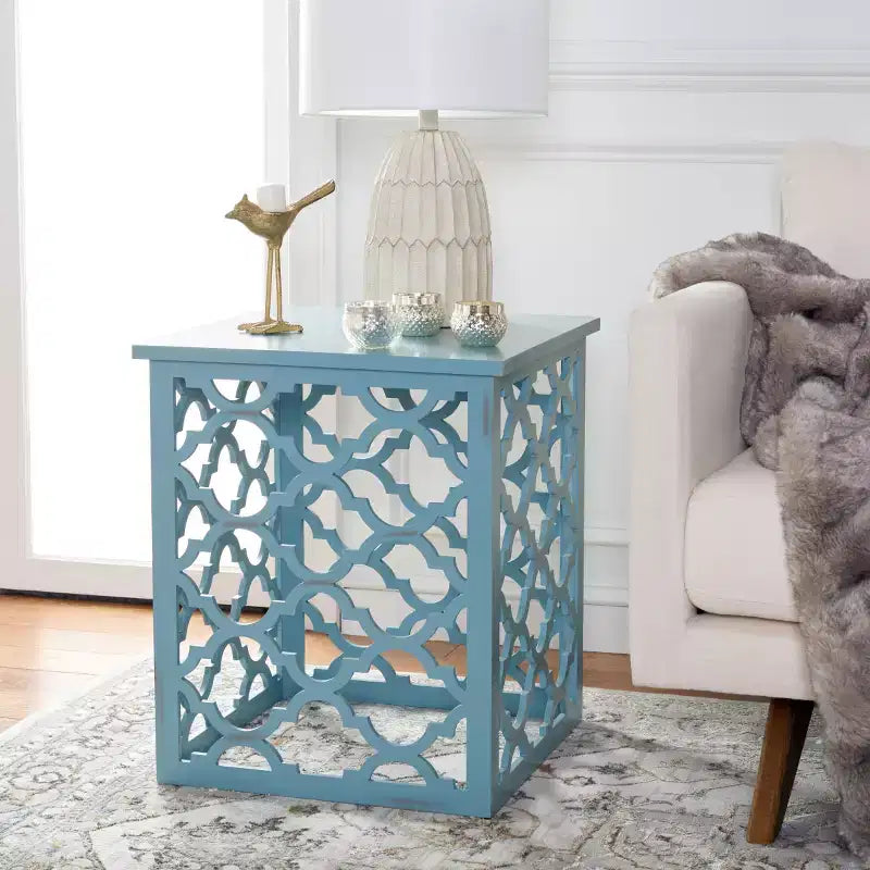 Table d'appoint à treillis d'inspiration marocaine, blanc vieilli