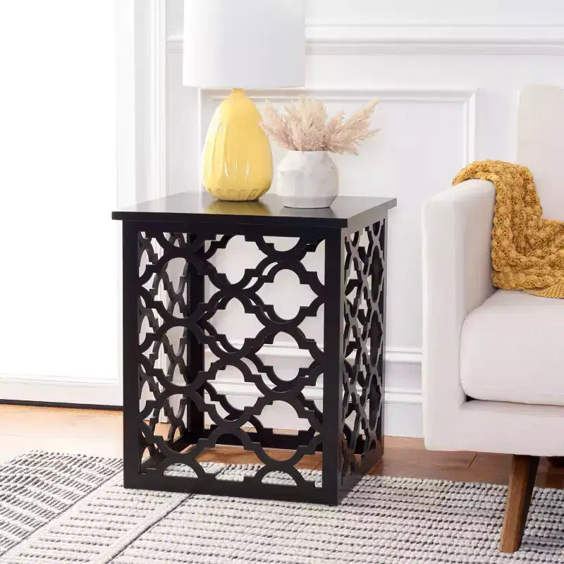 Table d'appoint à treillis d'inspiration marocaine, blanc vieilli