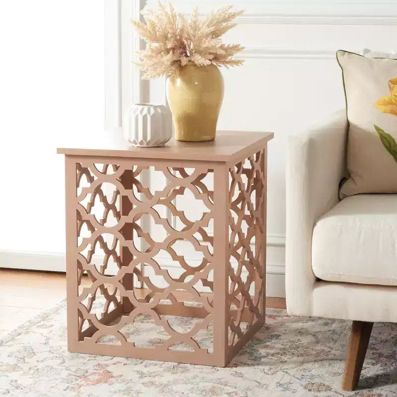 Table d'appoint à treillis d'inspiration marocaine, blanc vieilli