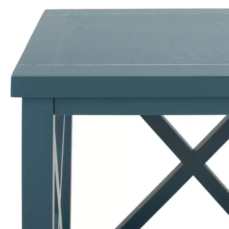Table d'appoint à piètement croisé avec détails en X ouverts et étagère inférieure, bois blanc