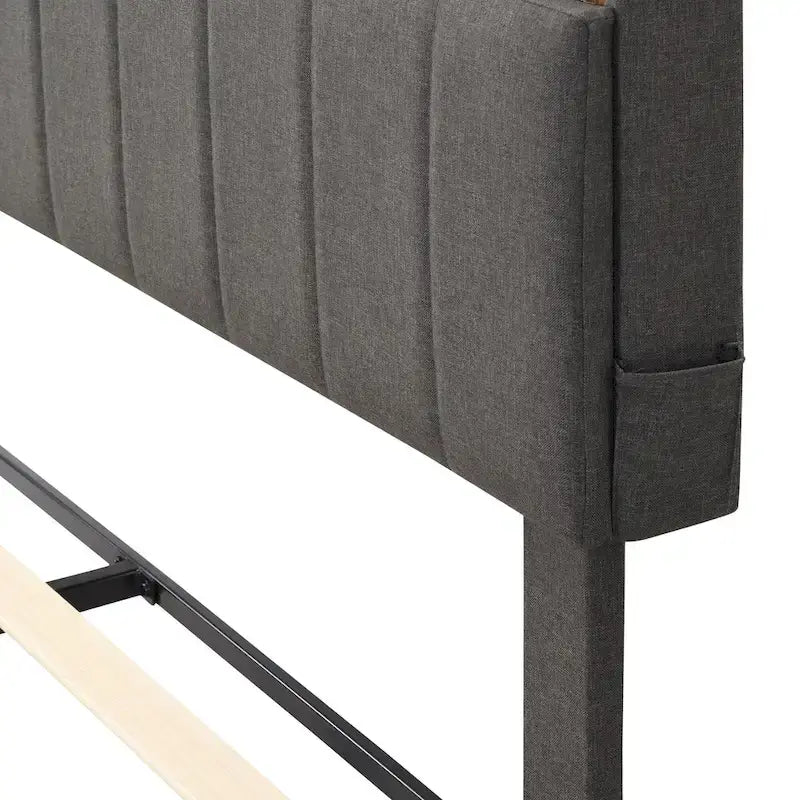 Lit double rembourré avec tête de lit de rangement et port USB