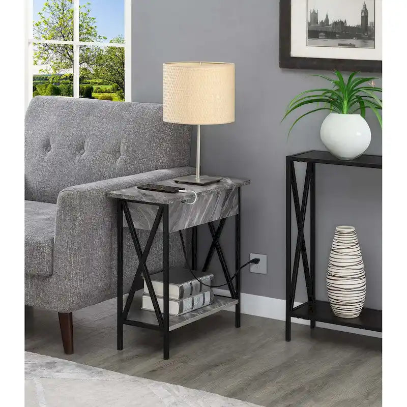Table d'appoint Tucson de Convenience Concepts avec plateau relevable, station de charge et étagère