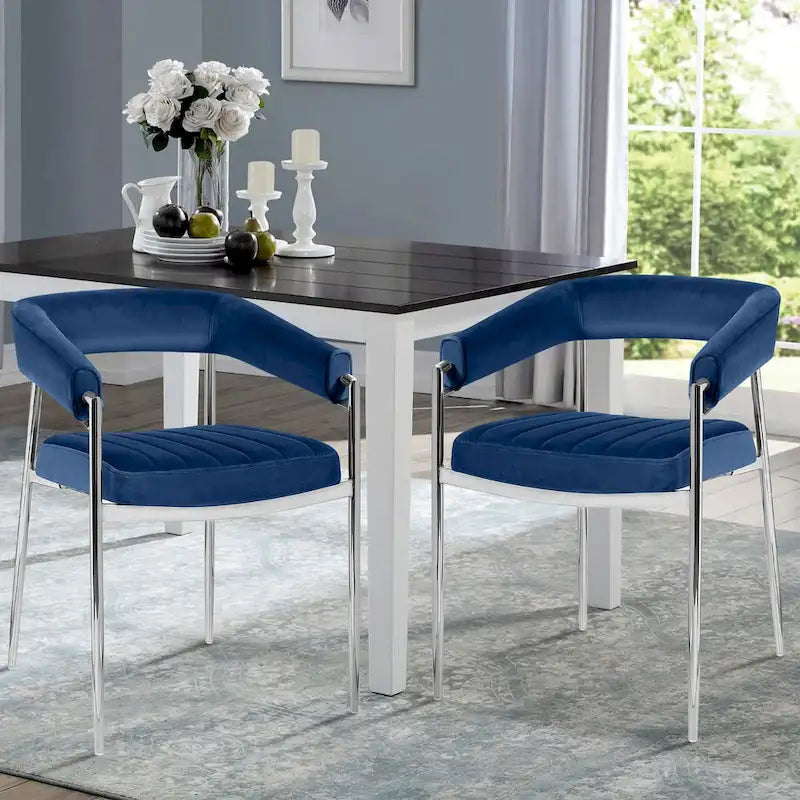 Chaise de salle à manger en velours avec accoudoirs et pieds en métal chromé