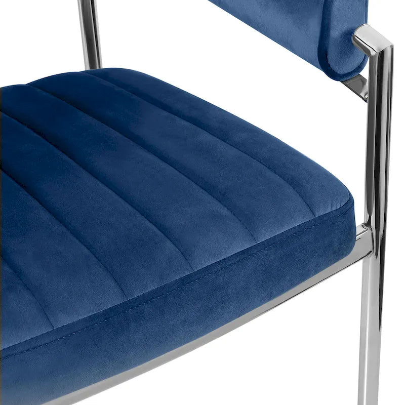 Chaise de salle à manger en velours avec accoudoirs et pieds en métal chromé
