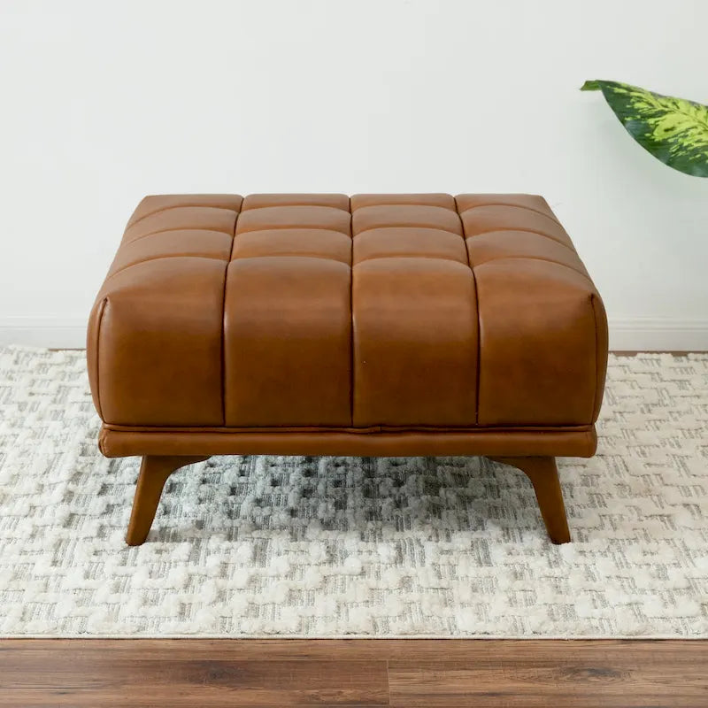 Kameron Pouf en cuir tanné capitonné style Mid-Century