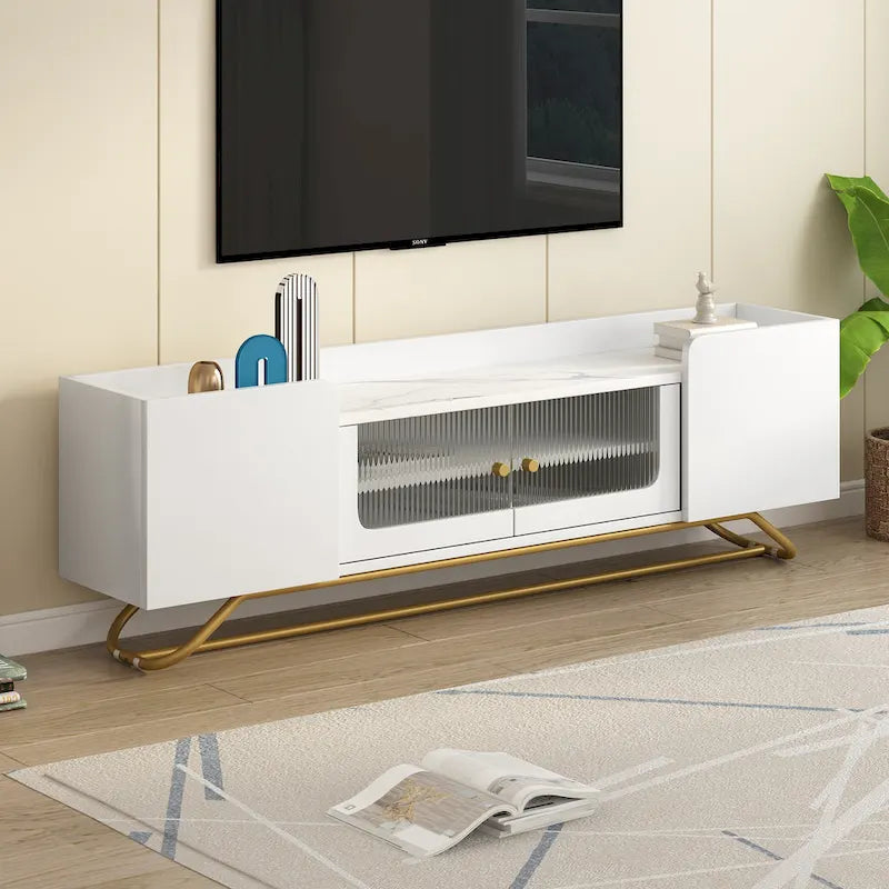 Meuble TV avec verre cannelé, meuble de divertissement pour téléviseurs jusqu'à 70 pouces, console TV avec plateau en faux marbre et piètement doré