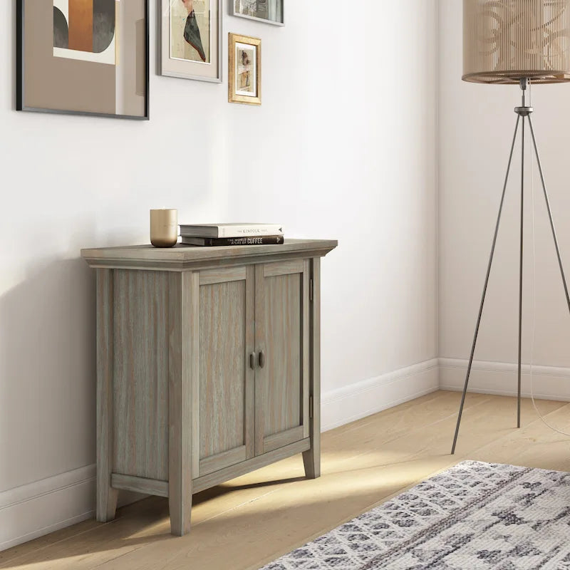 Meuble de rangement bas de transition en BOIS MASSIF 32 pouces WYNDENHALL Mansfield - 32 larg. x 14 prof. x 31 haut.