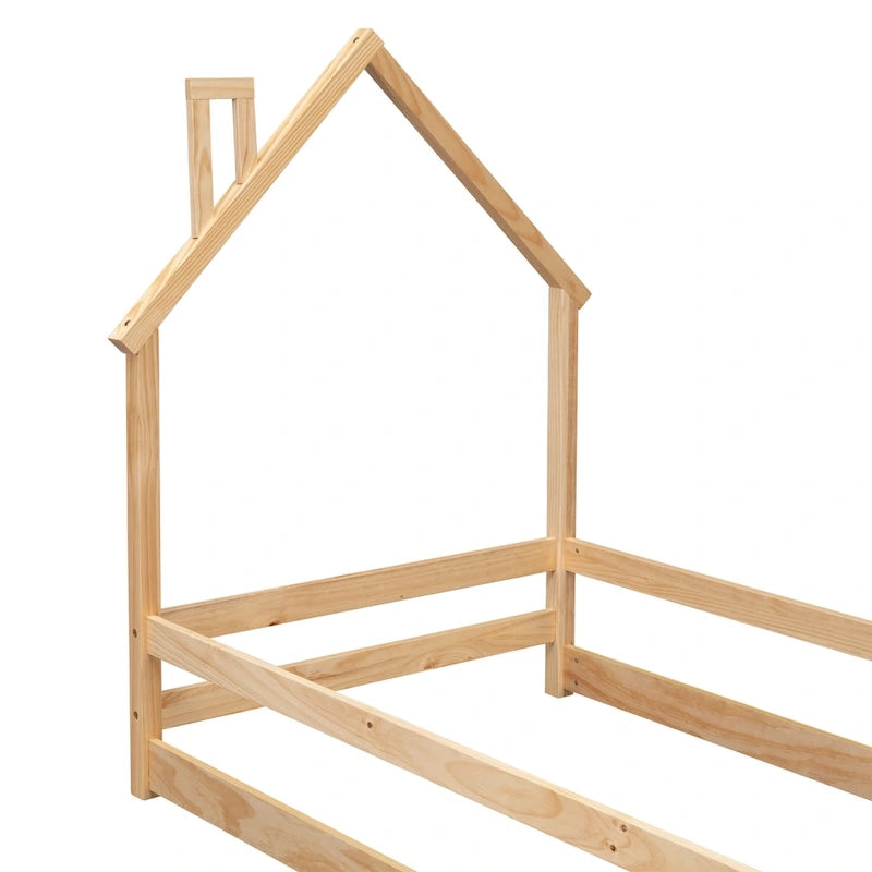 Lit en bois avec tête de lit en forme de maison