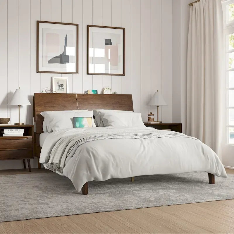 Lit plateforme en bois massif moderne Mid-Century Claus avec ports USB et espace de rangement par HULALA HOME
