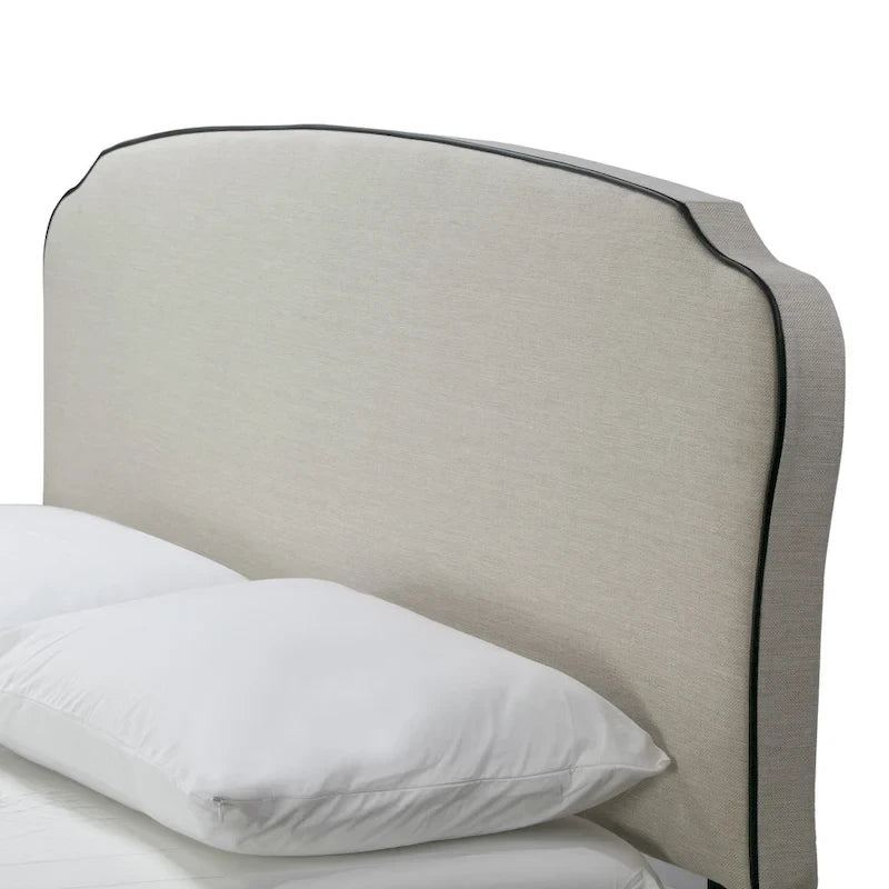 Lit Queen Aric en tissu beige avec passepoil contrastant