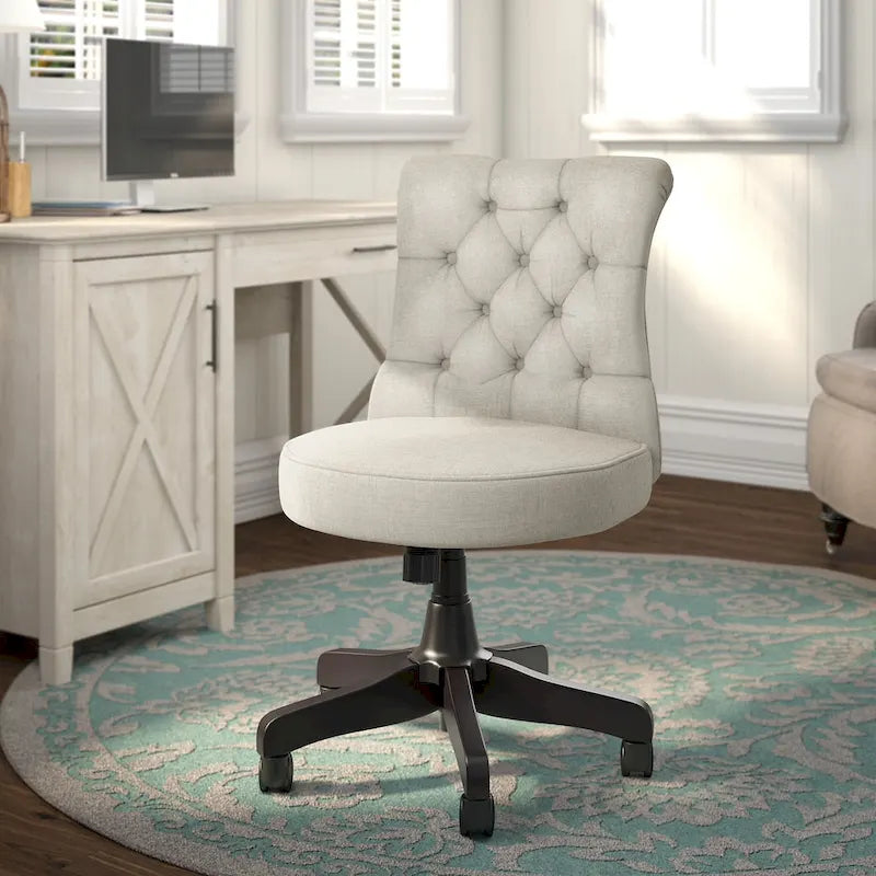 Chaise de bureau capitonnée à dossier moyen Key West de Bush Furniture