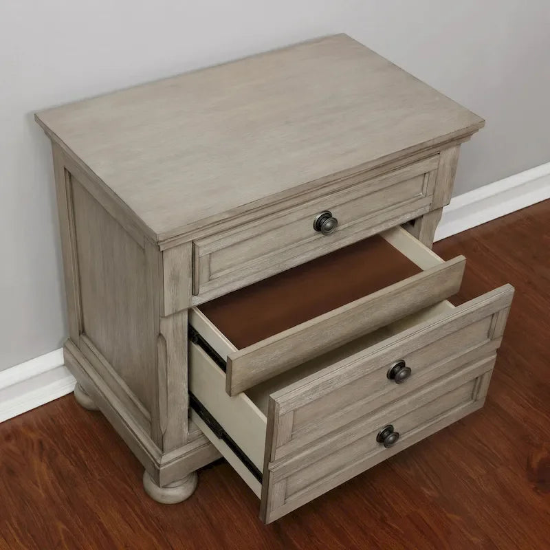 Ensemble de chambre à coucher 3 pièces Nahkohe avec rangement, en bois gris de transition et lit traîneau avec ports USB, par Furniture of America
