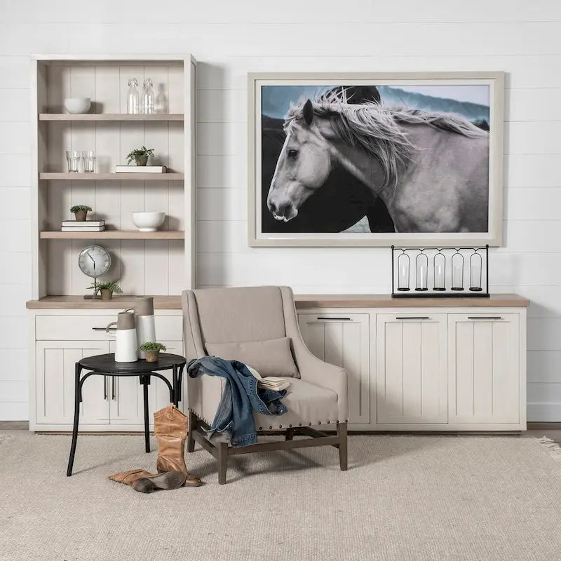 Buffet en bois massif brun clair et blanc Fairview III avec 4 portes de placard – 73 po L x 17 po P x 32 po H