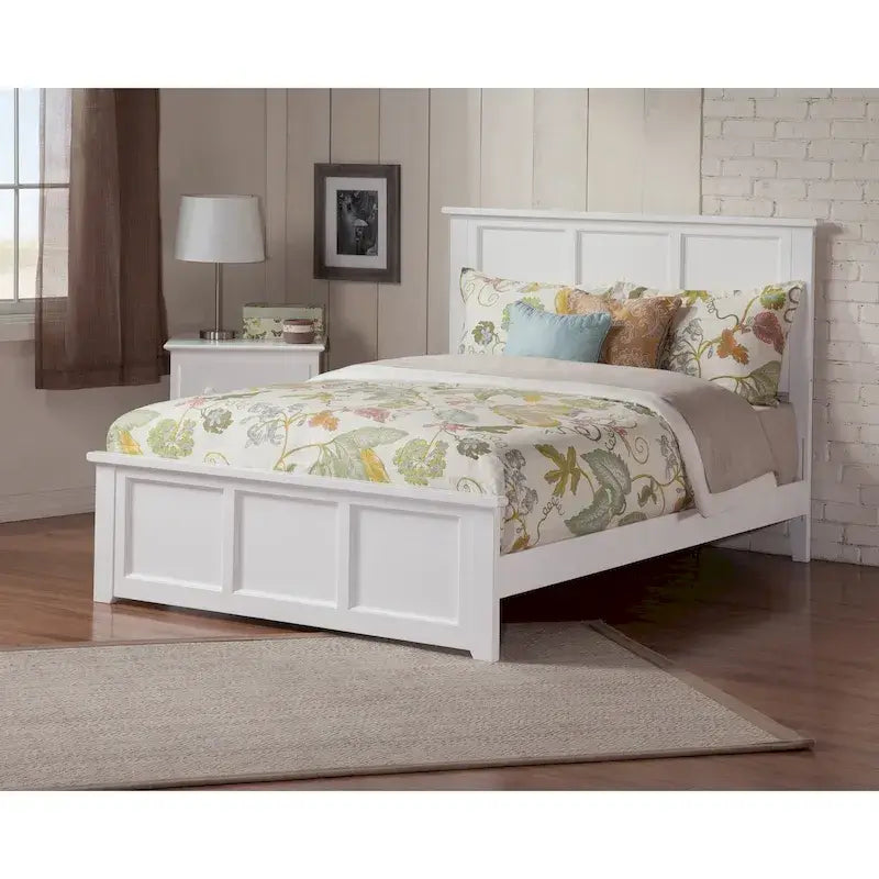 Cadre de lit Madison Queen Foundation avec pied de lit assorti, blanc