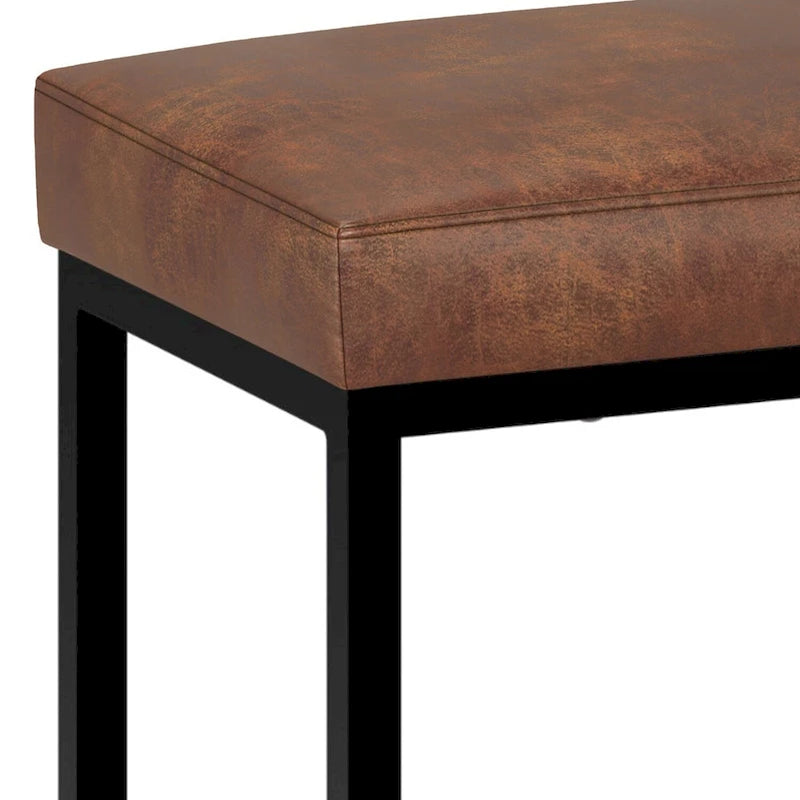 Banc Ottoman Rectangulaire Contemporain WYNDENHALL Kerwood de 66 cm de large en Faux Cuir