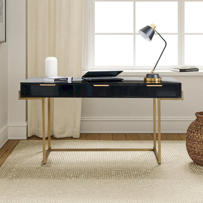 Bureau à 3 tiroirs Patricia Modern avec ports USB et prise par HULALA HOME