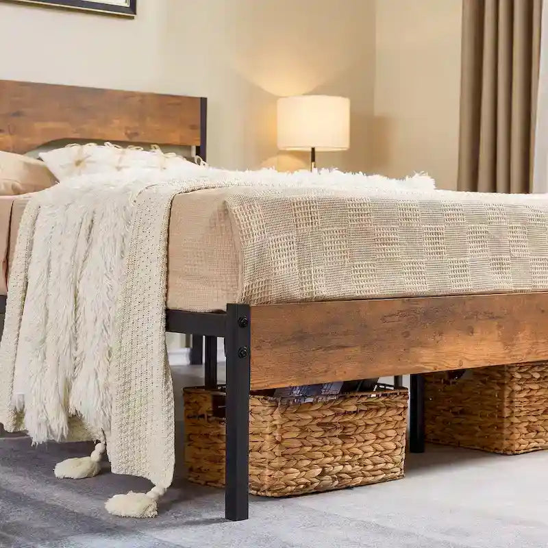 Ensemble de 3 pièces de chambre Taomika, lit plateforme et 2 tables de chevet modernes