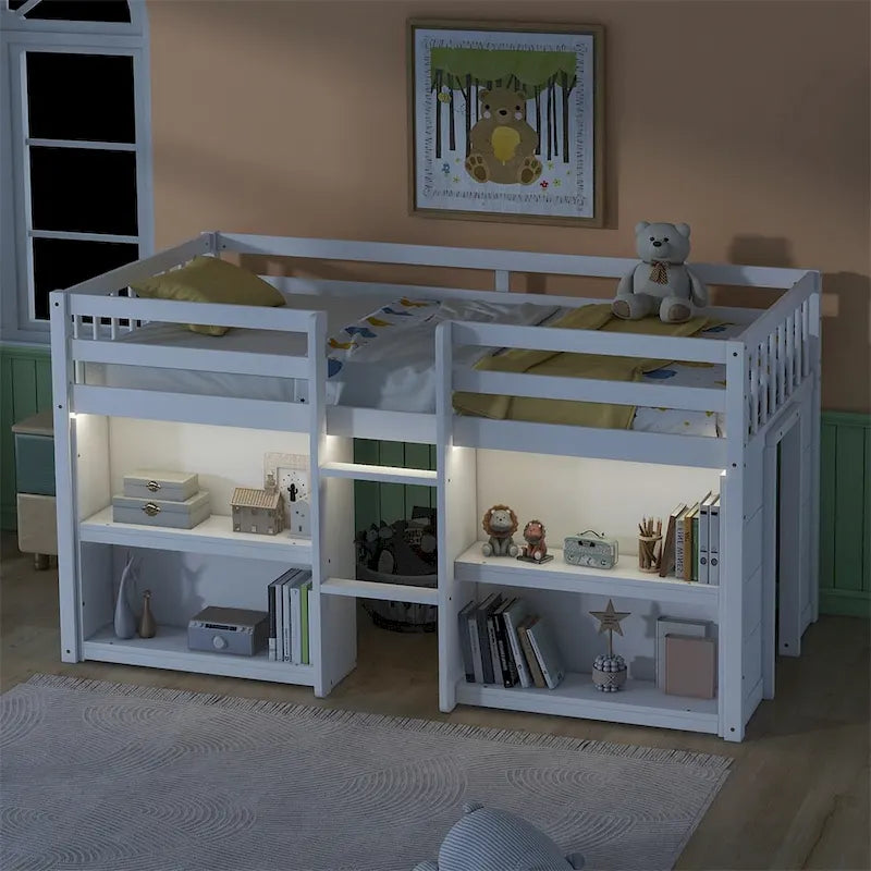 Lit mezzanine en bois, taille double, avec étagères à deux niveaux et lumière LED