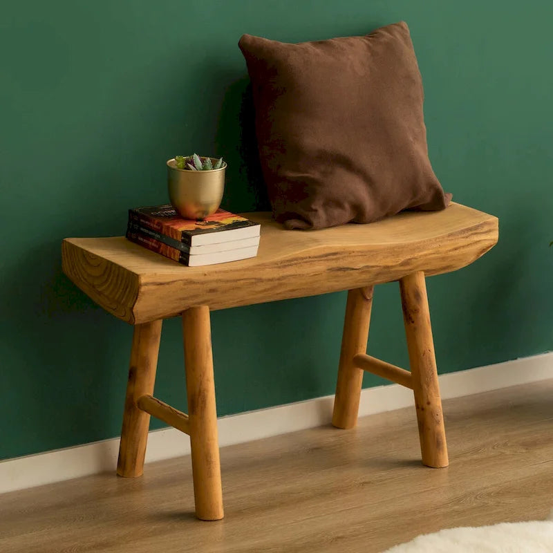 Banc d'entrée rustique en bois sculpté avec bord naturel et bûche décorative