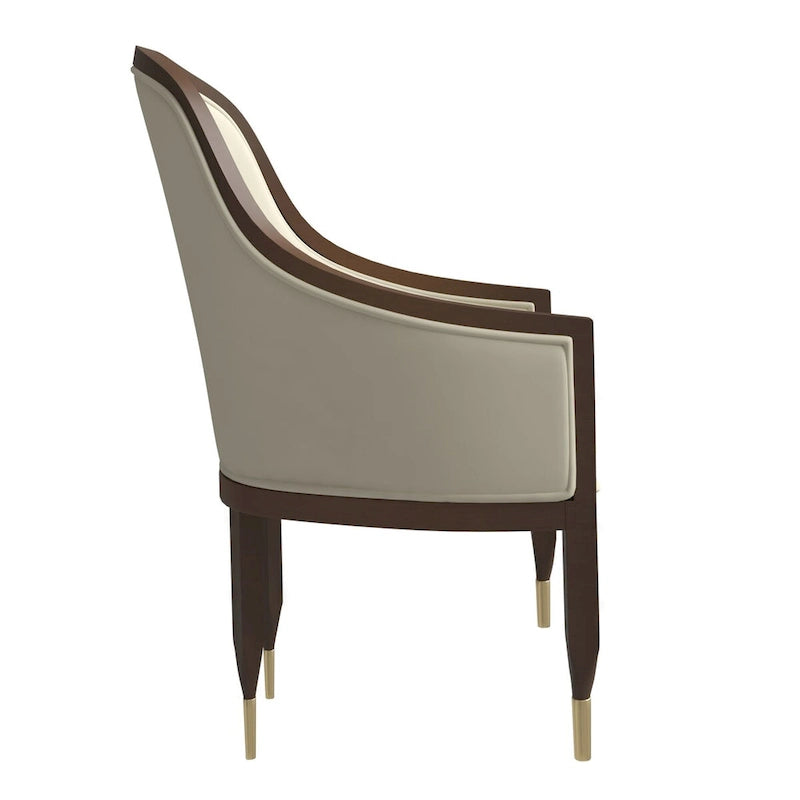 Chaise de salle à manger en cuir avec accoudoirs et cadre en bois d'hévéa série Belle par LeisureMod