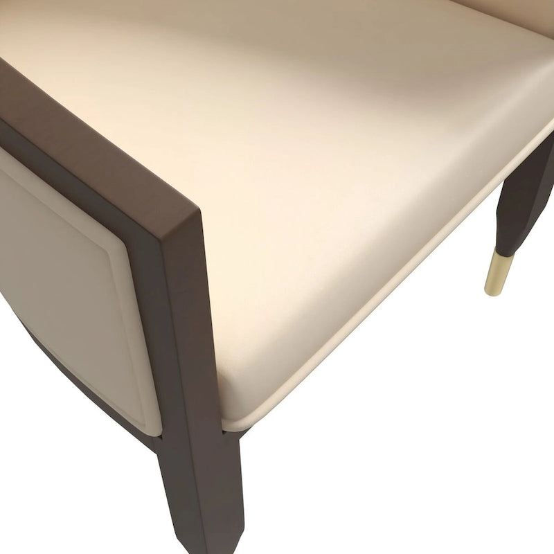 Chaise de salle à manger en cuir avec accoudoirs et cadre en bois d'hévéa série Belle par LeisureMod