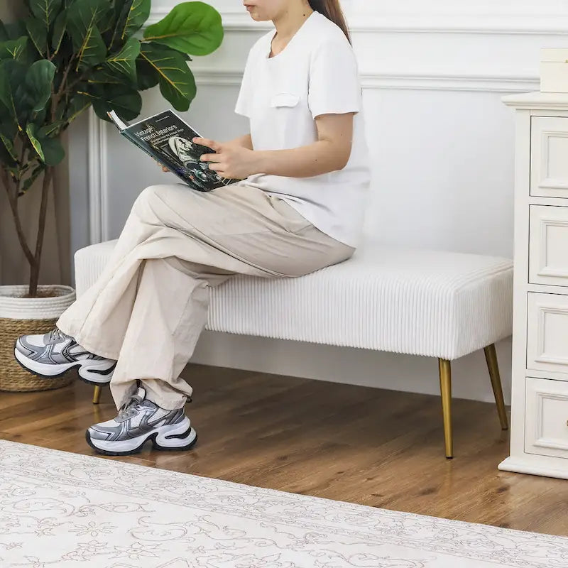 Banc en velours Adeco de 109 cm, pour bout de lit ou entrée, avec pieds dorés