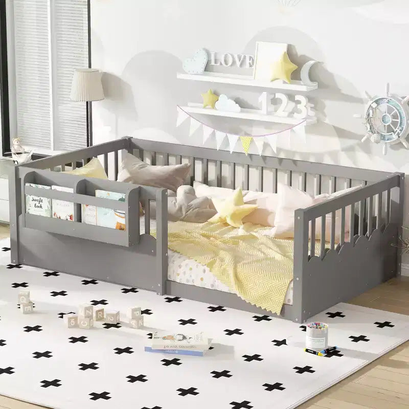 Lit d'enfant Bellemave avec clôture rehaussée et étagère, cadre de lit Montessori double en bois pour filles et garçons