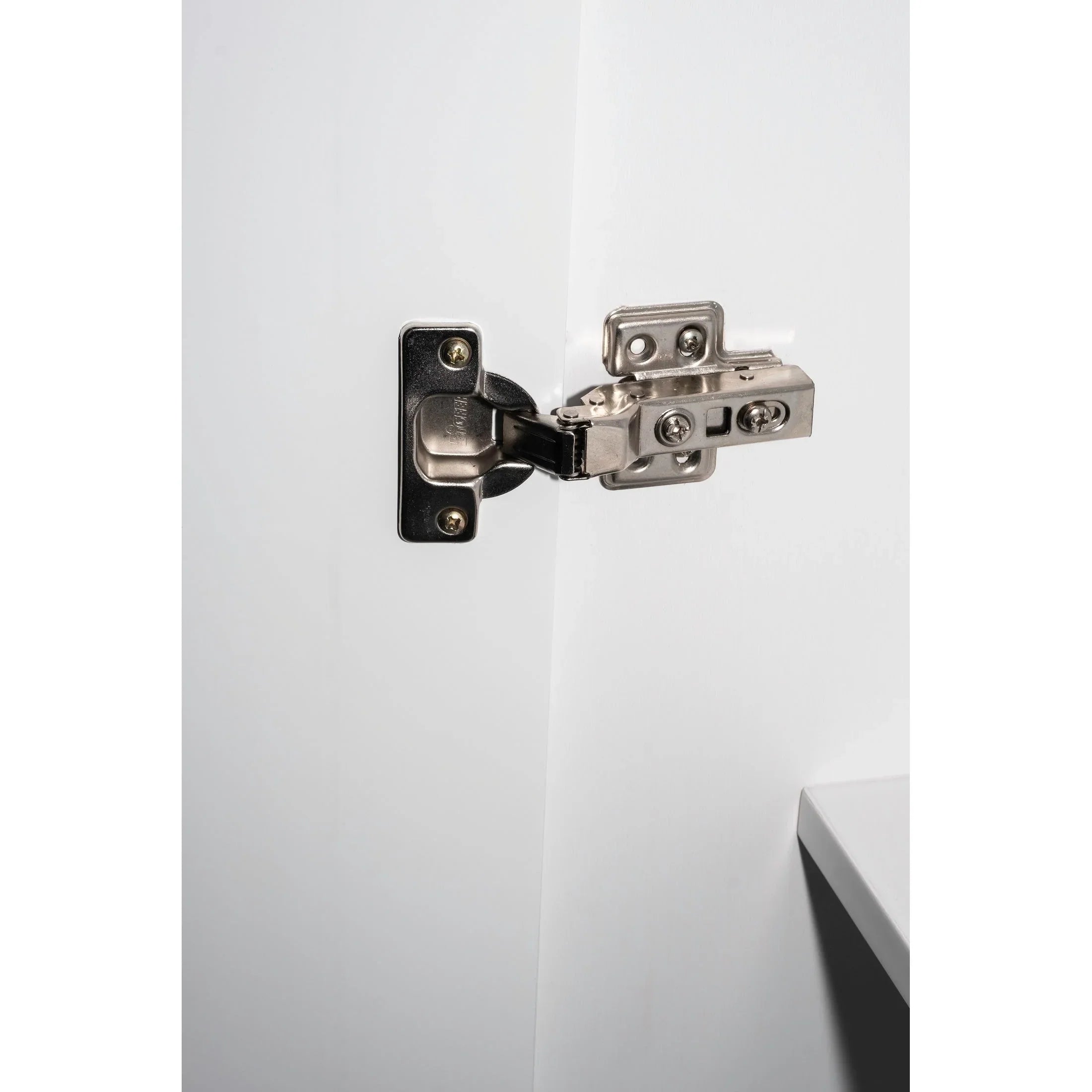 Palace Imports Kyle Armoire 4 portes 100 % en bois massif avec portes en bois massif ou portes miroir