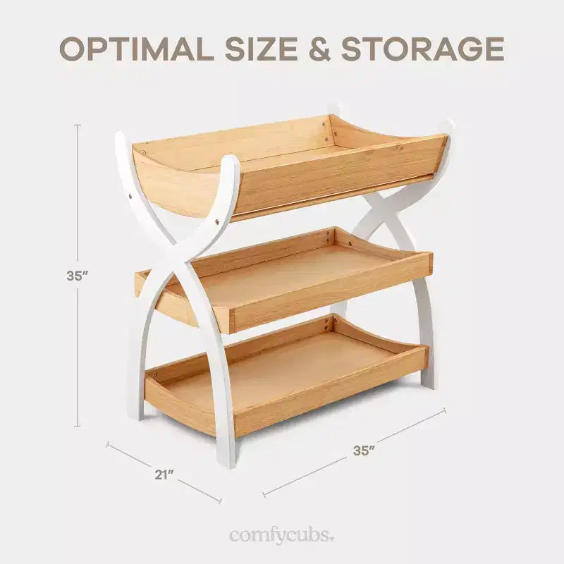 Table à langer Comfy Cubs - Construction robuste en bois, design intemporel avec deux étagères ouvertes pour les indispensables de bébé